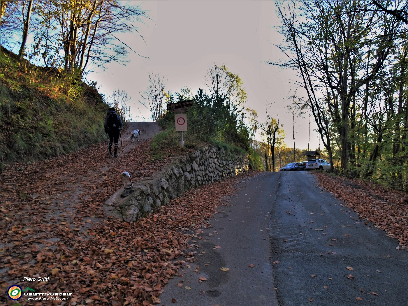 09 Partiamo da Buffalora (1100 m) di Camerata Cornello dove parcheggiamo l'auto.JPG